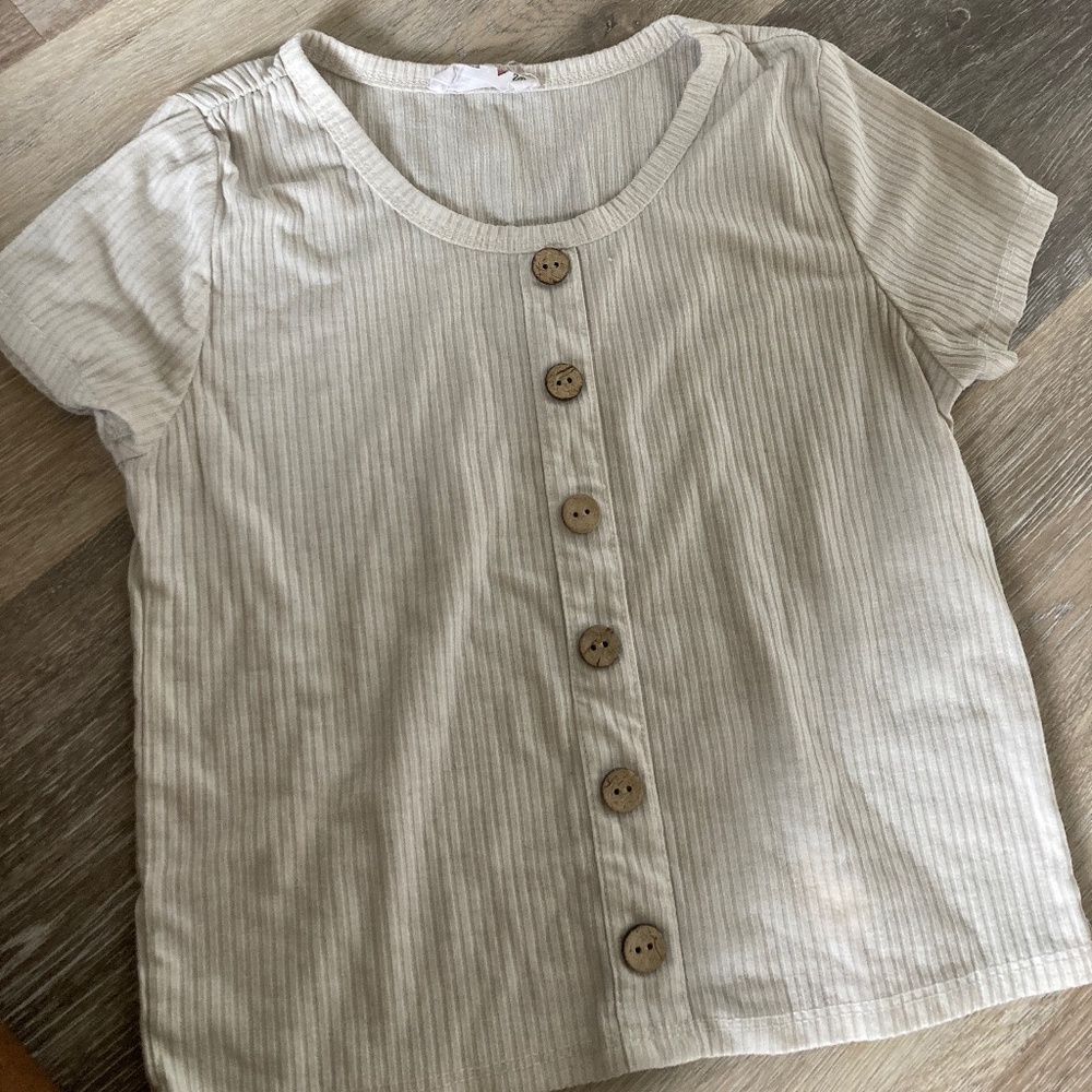 BEAUTEES WHITE TSHIRT WITH BUTTONS